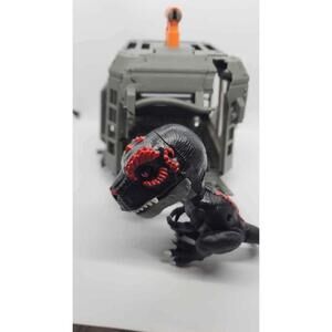 Untamed Jailbreak Fingerling Dinosaur Action Figure with Carrying Cage